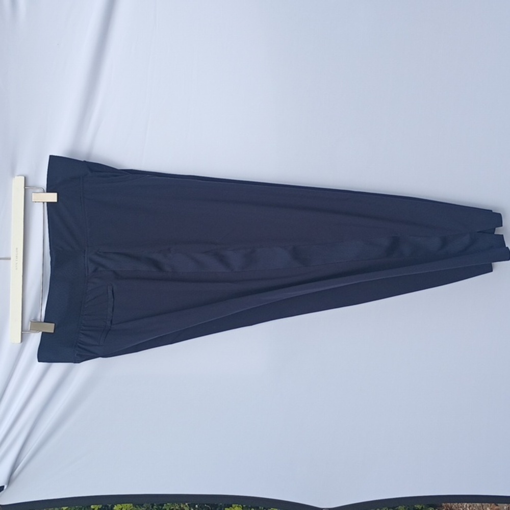 Kirkland Signature Women's Athletic Capris Size XL, Navy